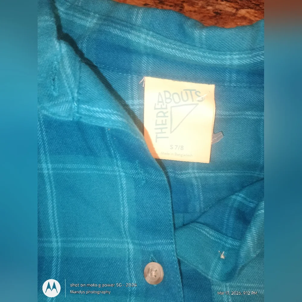 Thereabouts unisex plaid teal button up shirt size small 7/8. Brand new with tag